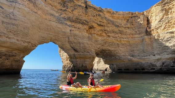 Tur Kayak: Jelajahi gua-gua pesisir Benagil