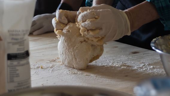 3-hour Tuscan Cooking Class with Wine & Oil Tasting