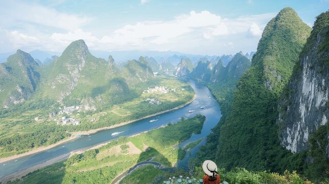 陽朔銀子岩+遇龍河+十里畫廊+世外桃源【徒步/漂流可選】