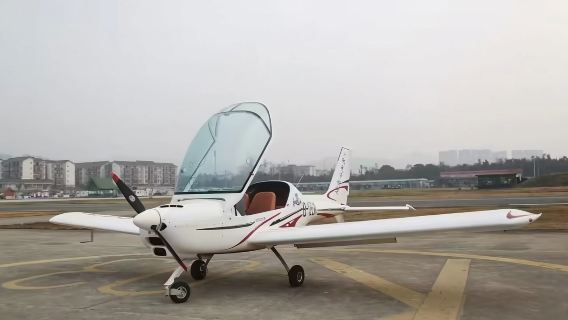 四川成都固定翼飞行体验/360度全景摄影【可操控驾驶飞机/机长一对一带飞/含专业知识講解】