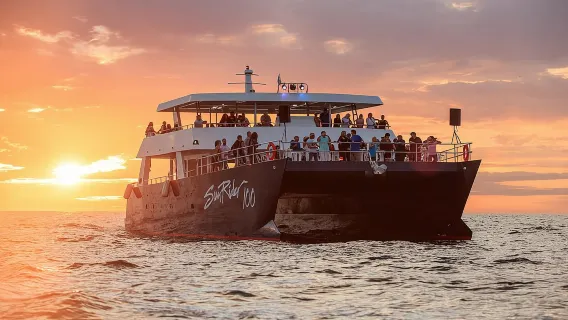 Sunset Dinner Cruise in Cabo San Lucas