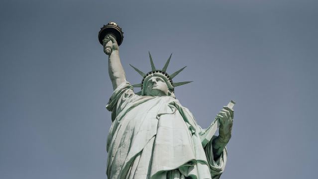 페리 포함 스테츄 오브 리버티 국가기념물 & 엘리스 섬 가이드 투어