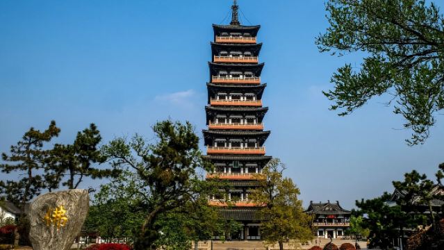 Nanjing: Yangzhou Slender West Lake + Daming Temple + Grand Canal Museum/Dongguan Street + He Garden/Geyuan Garden