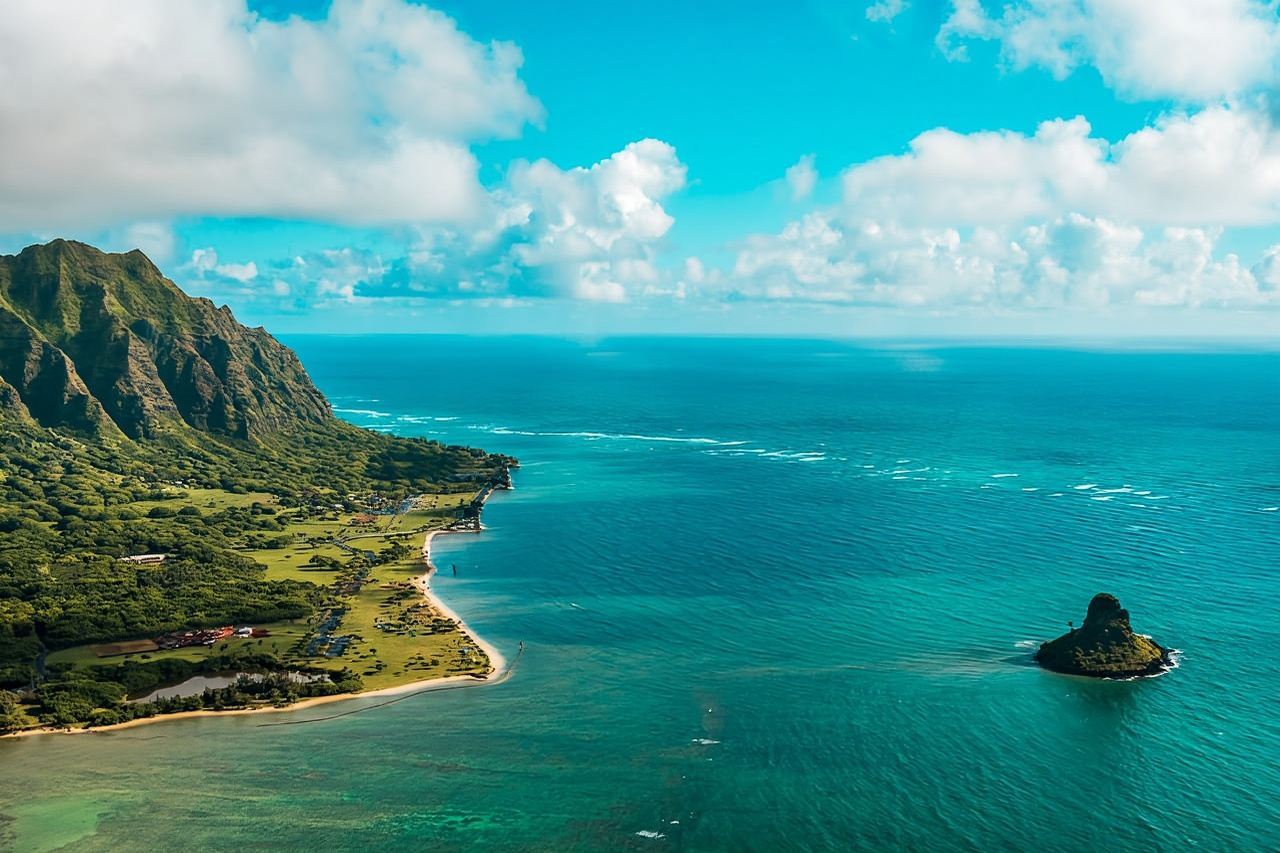 From Honolulu: Oahu 60min Helicopter Tour with Doors Off/On