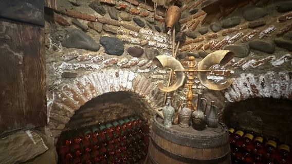 Tbilisi: Cata de vinos en una antigua bodega histórica de la ciudad