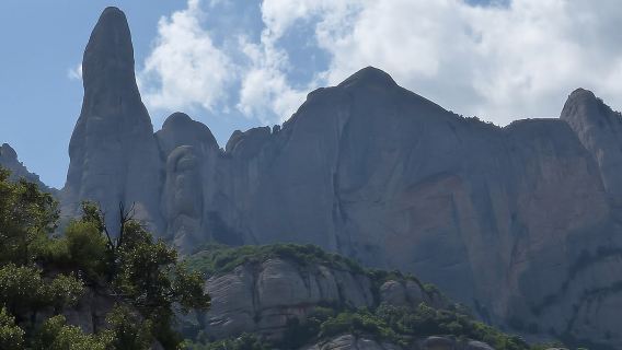 Montserrat: Recorrido de 6 horas con 3 niveles de senderismo a elegir