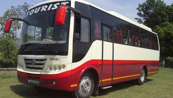Touristenbus von Pokhara nach Chitwan