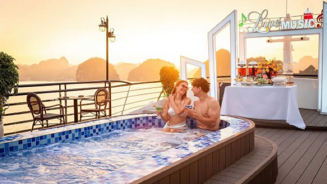 Desde Hanoi: Excursión de un día a la bahía de Ha Long con cueva Thien Cung y kayak