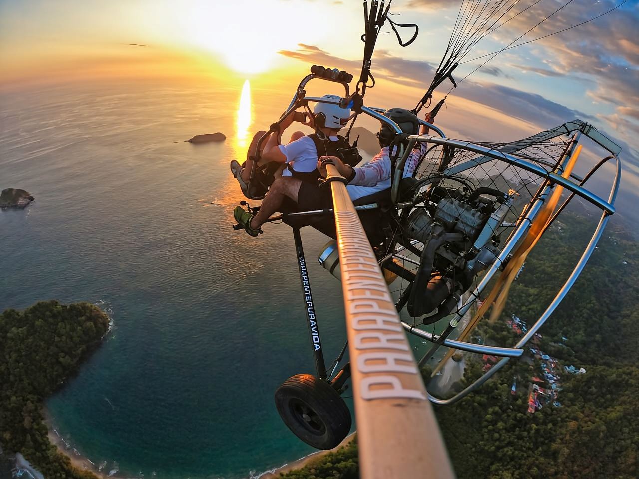 ジャコ：美しいビーチでのパラトライク体験