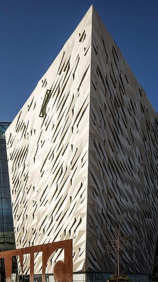 1-day tour to Giant's Causeway + The Dark Hedges + Titanic Museum in the UK|Includes admission ticket + guide