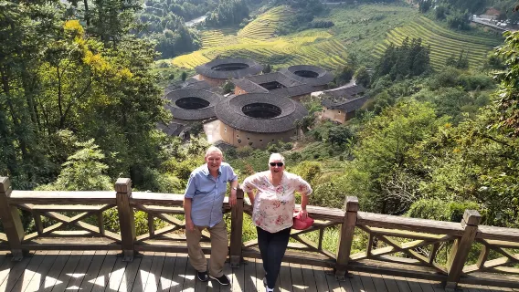 廈門発 田螺坑土楼＋雲水謠土楼 日帰りツアー（中国語グループツアーを選択可能）