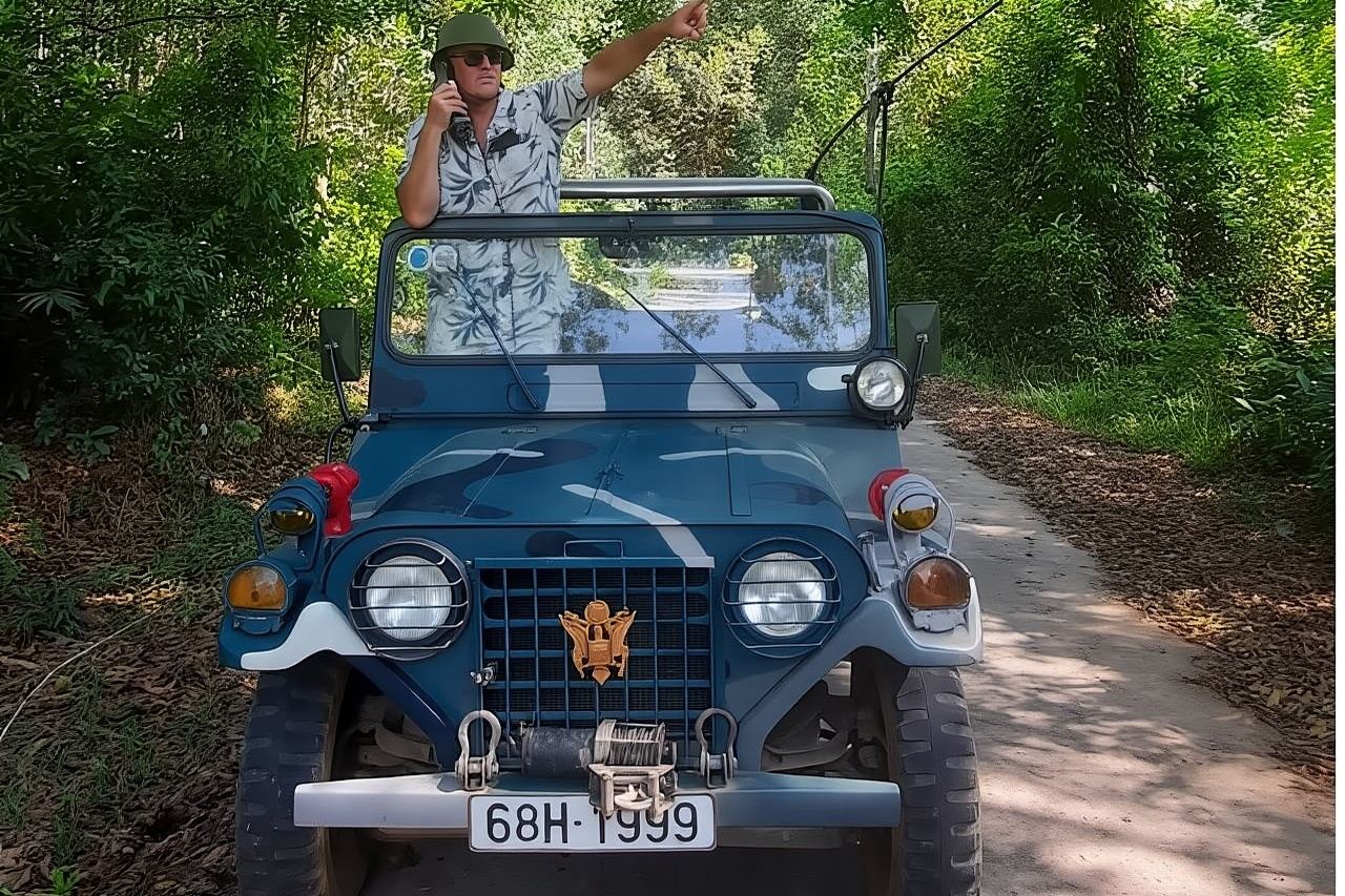 Esplora il sud dell'isola di Phu Quoc a bordo delle classiche jeep dell'esercito americano