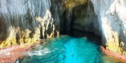 奧爾蒂賈島環島遊與海洞探索(含巴斯體驗)