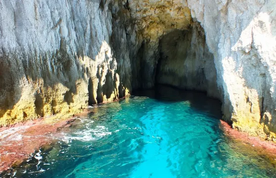 奧提伽島遊覽及探索海洞，並可享受巴斯。