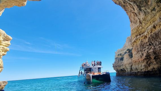 Tour to Benagil Caves and Coastline in Albufeira