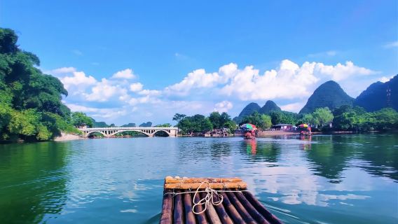 陽朔遇龍河竹筏漂遊+漓江二十元背景+興坪古鎮+十里畫廊一日遊