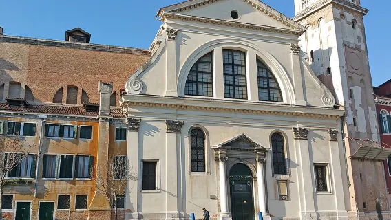 Venice Top attractions Walking Tour along the Canals with Local Guide