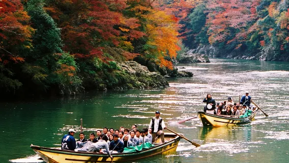 Japan Kyoto Sagano Romantic Train + Hozugawa-Flussfahrt + Arashiyama Tagesausflug (Abfahrt Osaka/Kyoto)