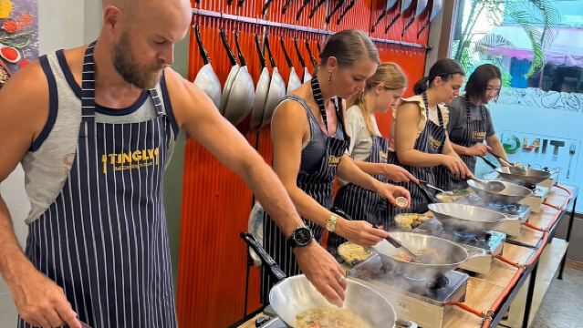 Kribbelnder Thai-Kochkurs mit anschließender Markttour