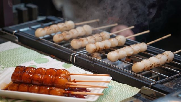 錦市場ブランチウォーキングツアー（7種類の試食＋ブランチ付き）