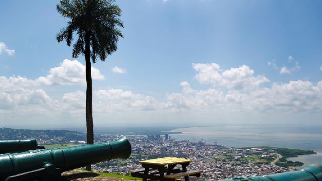 ทัวร์ชมเมืองพอร์ตออฟสเปนและป้อมฟอร์ตจอร์จ