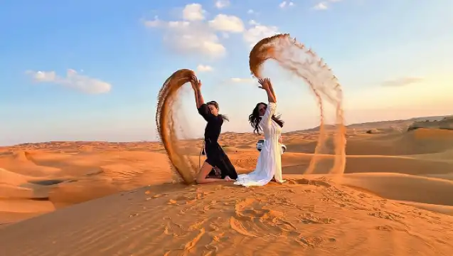 清晨探險之旅：駱駝騎行、四輪摩托車、滑沙、獵鷹之旅