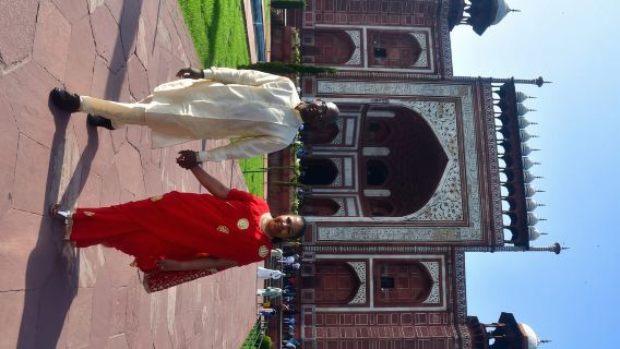 From Delhi: Taj Mahal Sunrise and Agra Fort Private Day Tour