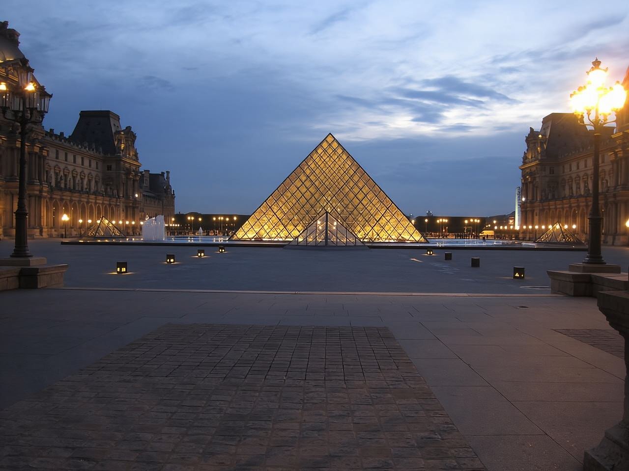 Louvre Museum Timed Entrance Ticket with Audio Guide