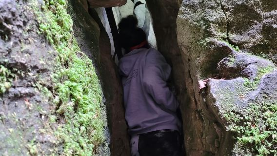 Private Singhampton Caves Hike - Collingwood/Blue Mountain