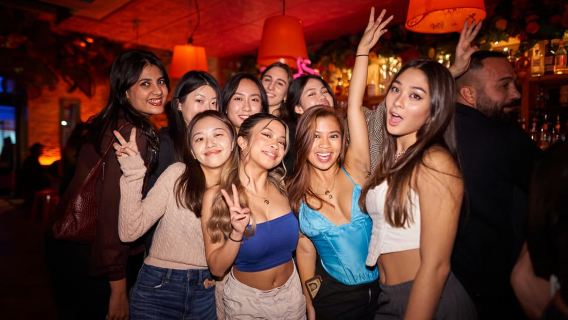 Camden Pub Crawl & Bar Tour London