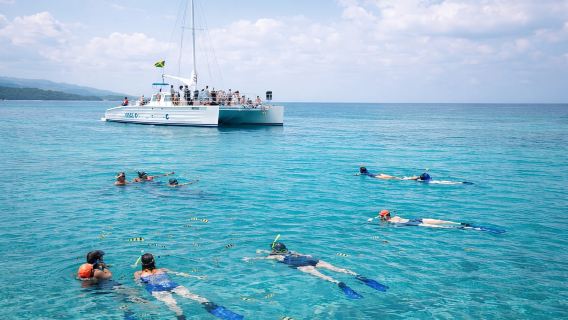 Ocho Rios Catamaran: Dunn's River, Snorkeling & Open Bar