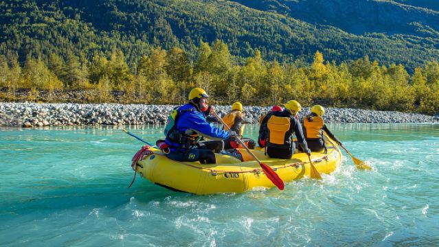 Heidal Valley: Family Rafting Adventure on the Lågen River