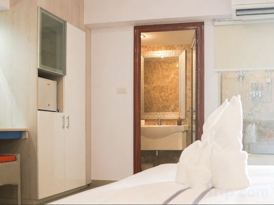 Maverick Ratchada Hotel Room Type - Superior Room