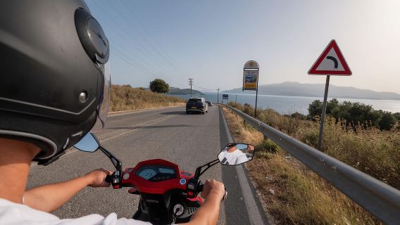 Sarandë: Tour en moto por el Ojo Azul / Viaje como acompañante