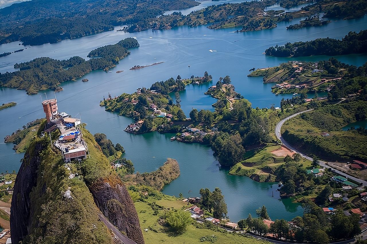 Visit Guatapé, El Peñol, El Retiro & Tekendamita Waterfall