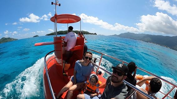 Excursión en semisubmarino en el Parque Nacional Marino de Saint Anne