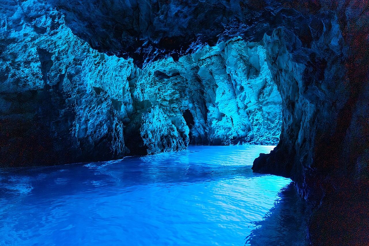 Tour privato in barca da Hvar - Grotta Azzurra e Grotta Verde, Vis e Isole Pakleni
