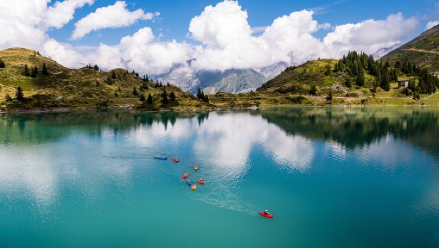 Lawatan sehari melawat bandar Lucerne dan Gunung Titlis dengan berlepas dari hotel Zurich, Switzerland