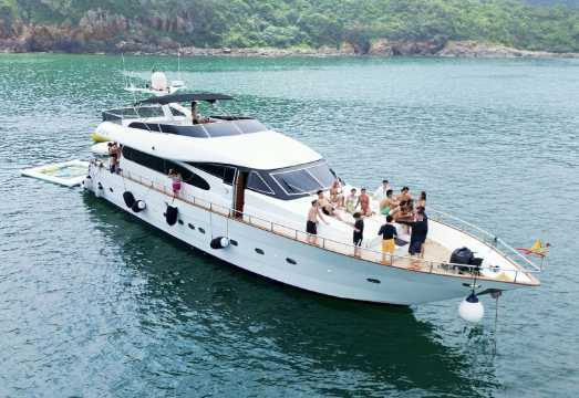 [Hong Kong Yacht Rental] 86-foot Italy Custom Yacht Charter (recommended for 25-55 people) for Birthdays/Proposals/Business/Team Building [KTV +...