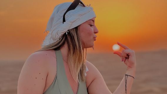 Safari nel deserto al tramonto con cena in un campo tendato (tour privato)