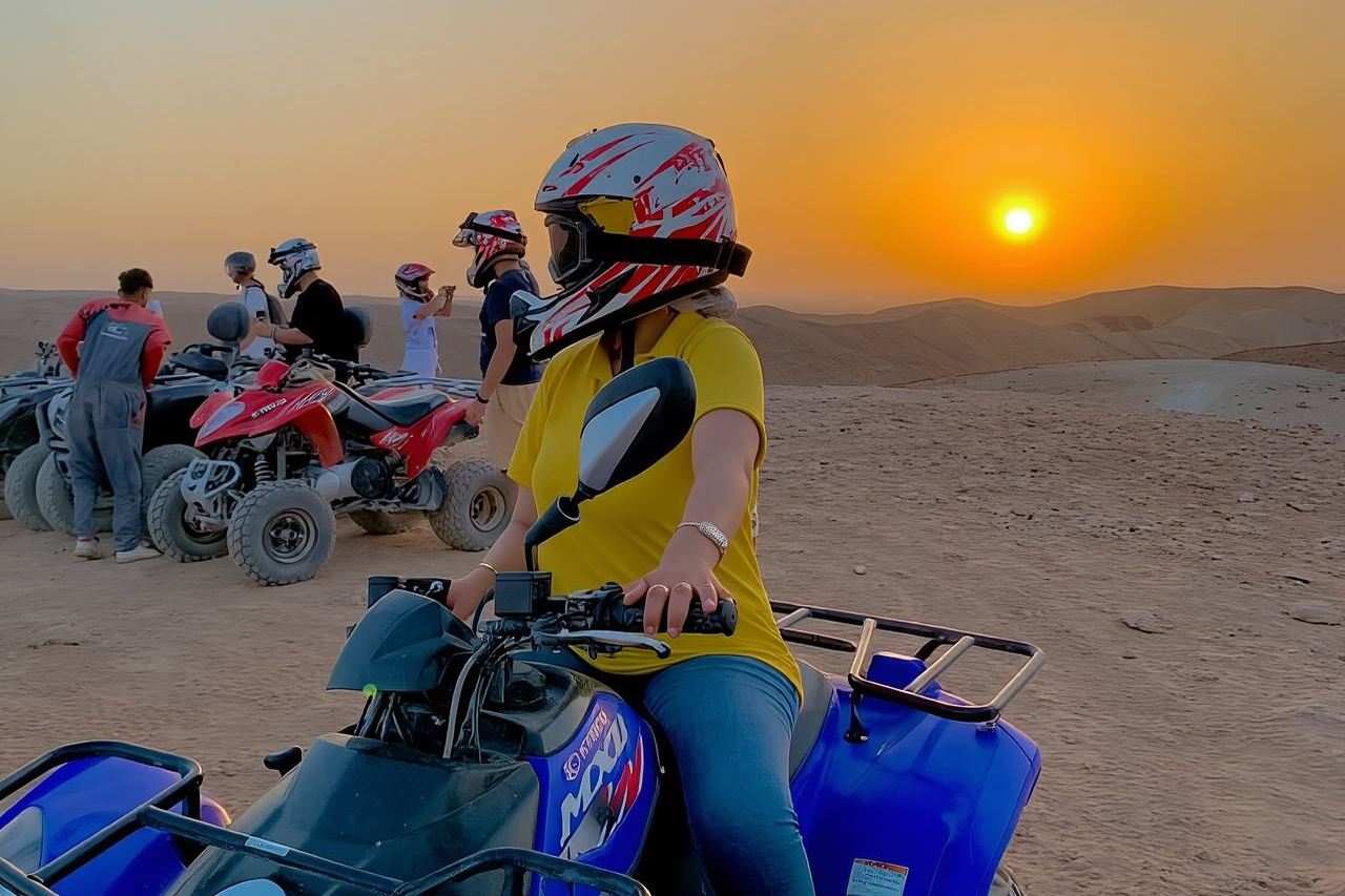 Desierto de Agafay desde Marrakech: quad, paseo en camello y cena con espectáculo.