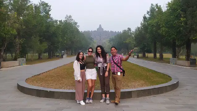 Setumbu 山婆羅浮屠日出、默拉皮火山和普蘭巴南全日遊