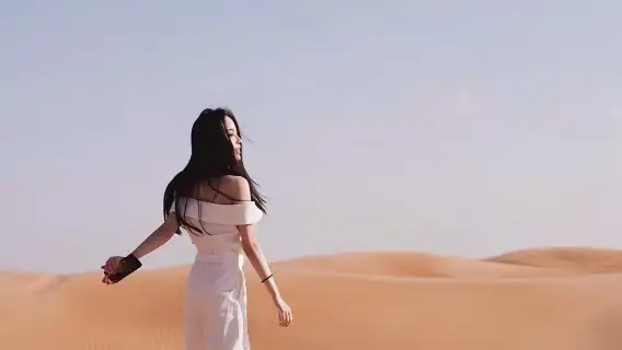 杜拜網紅沙漠沖沙一日遊,品質沖沙+騎駱駝+晚餐+表演+手繪