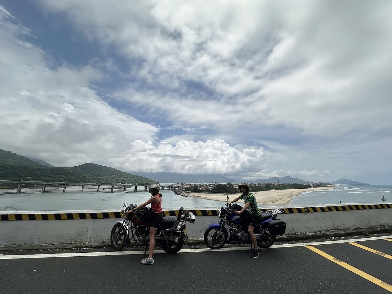 Von Hue aus: Hoi An Motorradtour mit Hai Van Pass & Marble …