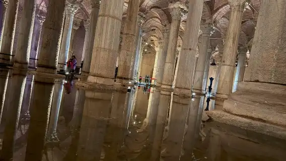 Istanbul: Basilica Cistern Walking Tour with Entry Ticket