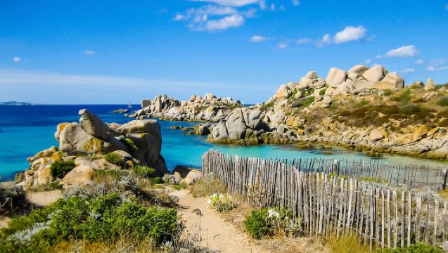 Ajaccio/Porticcio : Excursion en bateau aux îles Lavezzi et aux grottes de Bonifacio