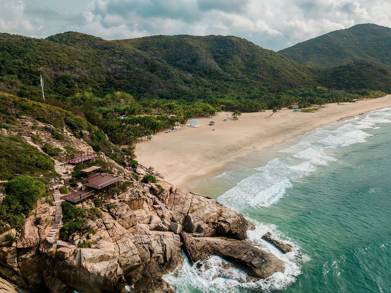 Sanya ke Taman Pulau Monyet Lingshui dan Pulau Daidai: Tur berpemandu pribadi sehari (sewa mobil + biaya masuk)