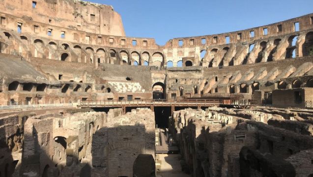 Colosseum and Roman Forum - Small Group Tour