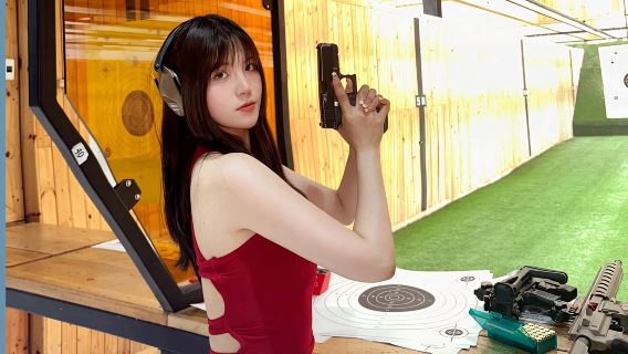 Schießerlebnis im Pattaya Battle Mouse Shooting Club, professionelle Schießanlage, verschiedene Waffentypen, chinesischer Service, Hoteltransfer