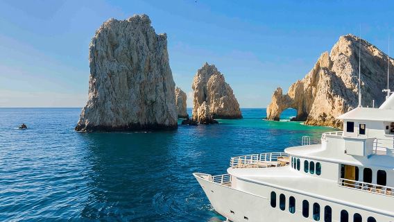 Круиз с ужином в мексиканской кухне на закате и живой музыкой в Кабо-Сан-Лукасе